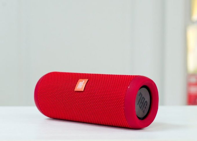 Głośnik Bluetooth JBL w kolorze czerwonym